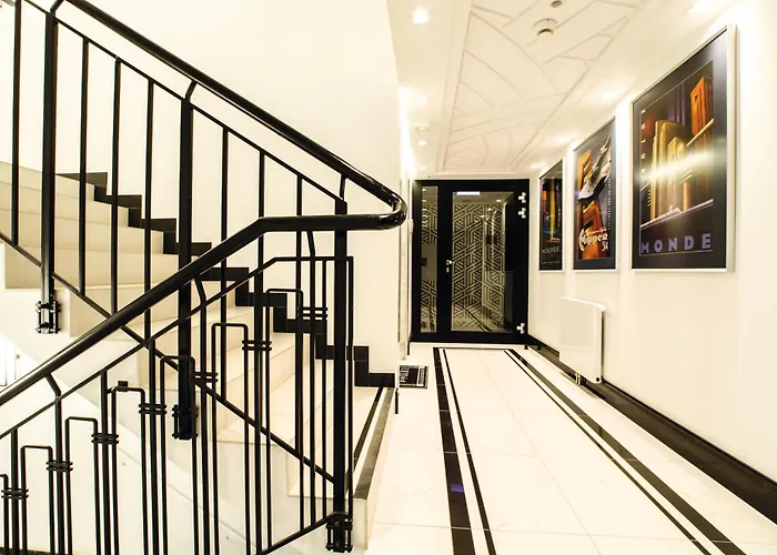 Mb By The Sea Apartments Art Deco